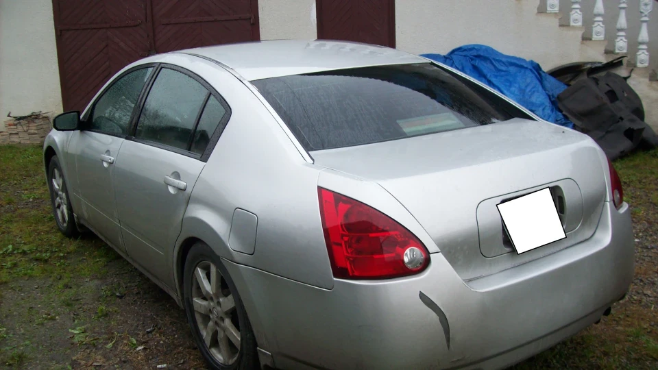 Nissan Maxima 2