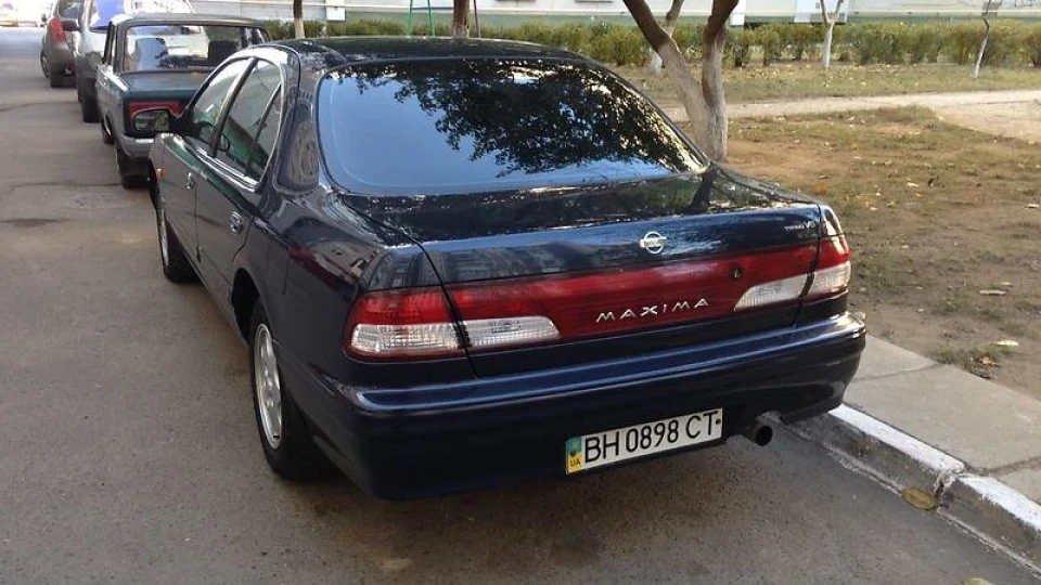 Nissan Maxima 2