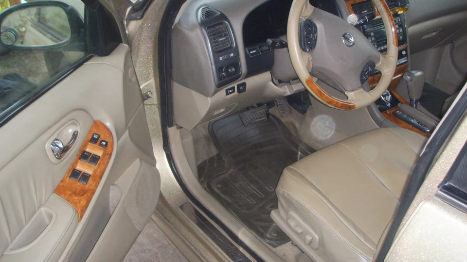 Nissan Maxima 4