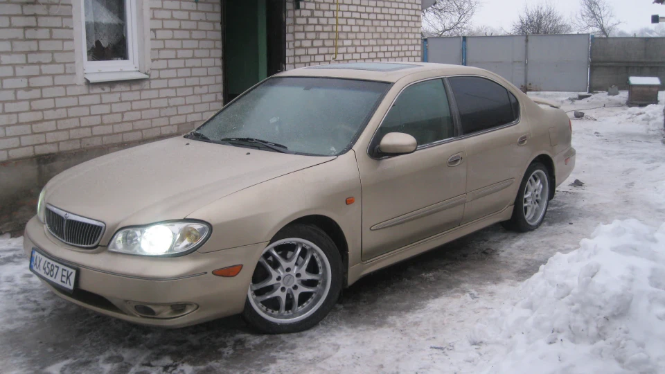 Nissan Maxima 5