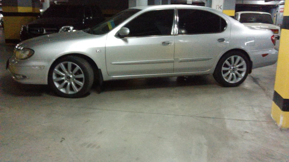 Nissan Maxima 2