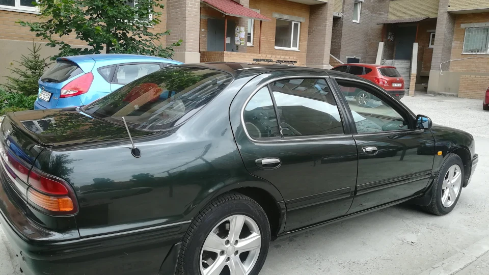 Nissan Maxima 3.0 Arab 5