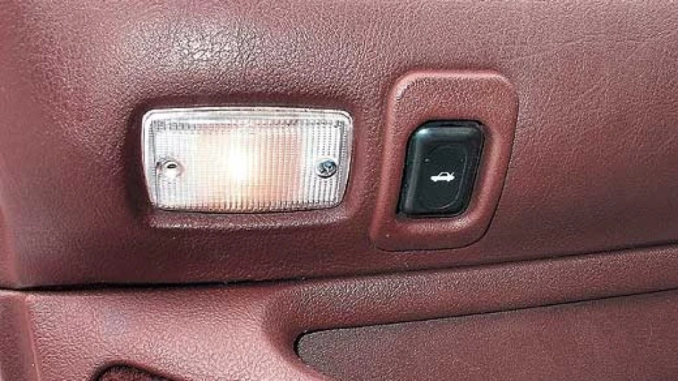 Nissan Maxima 3,0 механіка канадка 3