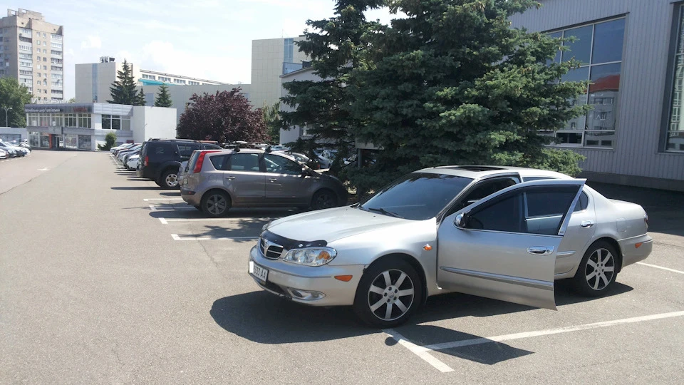 Nissan Maxima 3.0 V6 KAHN 4