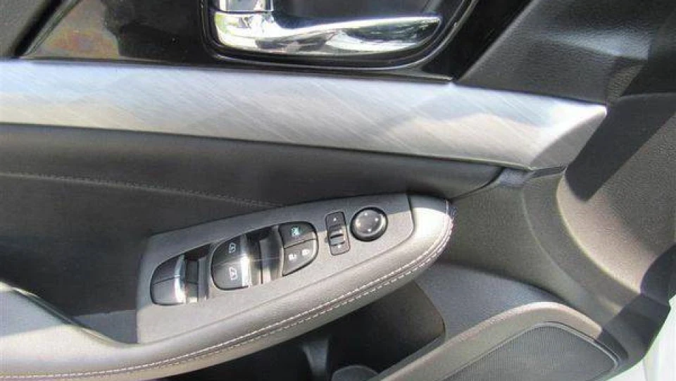 Nissan Maxima 3.5 SV (A36) 3