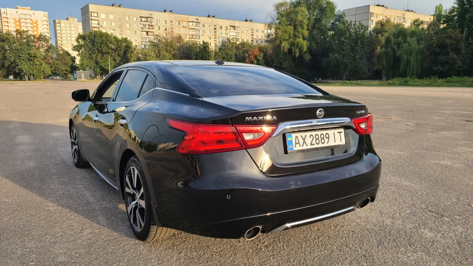 Nissan Maxima 3.5 V6 2