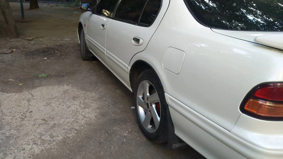 Nissan Maxima Білий Араб 4