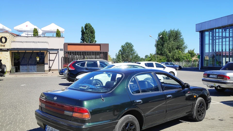 Nissan Maxima кораблік 3