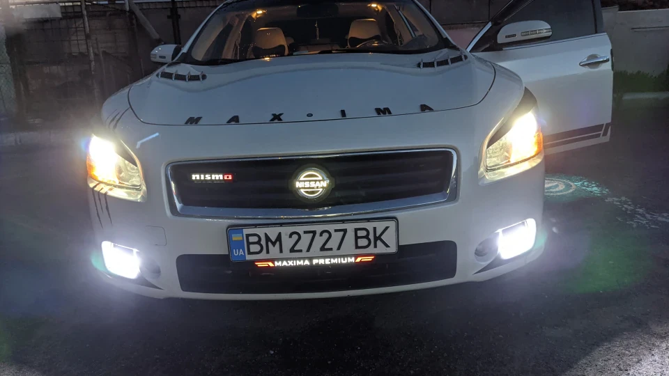 Nissan Maxima Premium 4