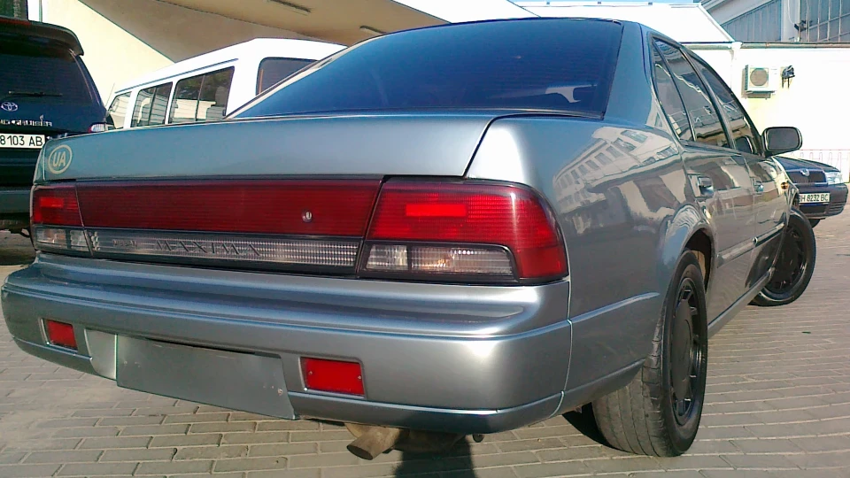 Nissan Maxima Проковтне і упрє 4