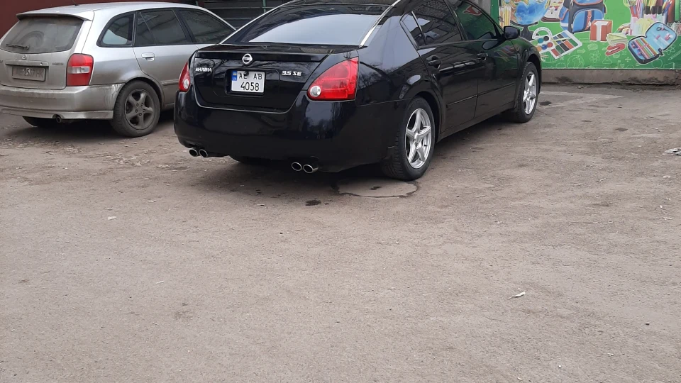 Nissan Maxima Ненажера 4