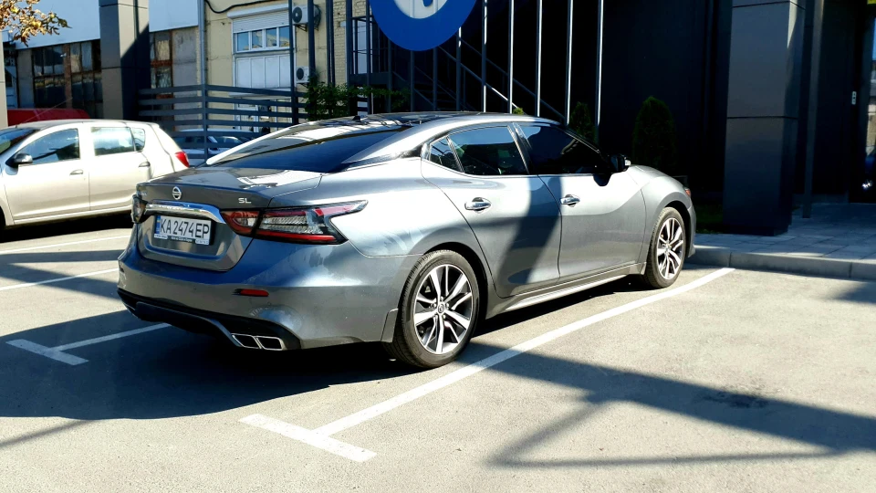 Nissan Maxima Putin hooilo 3