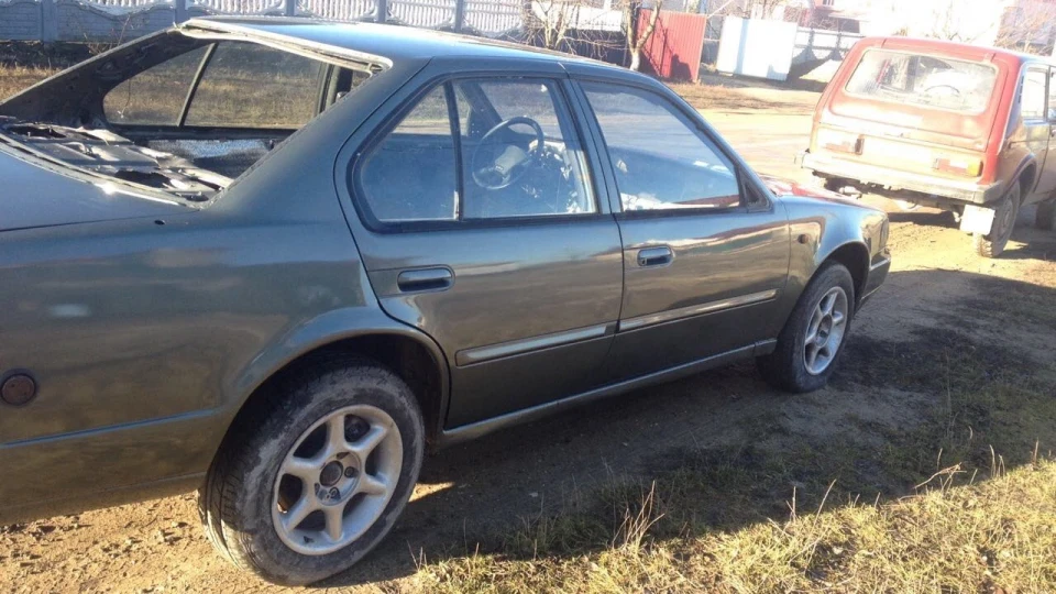 Nissan Maxima сімейна 5