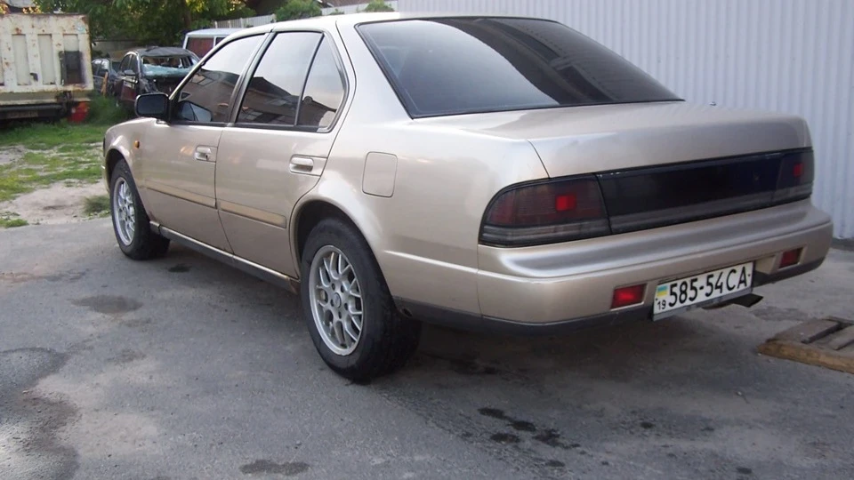 Nissan Maxima Золотий злиток. продав
