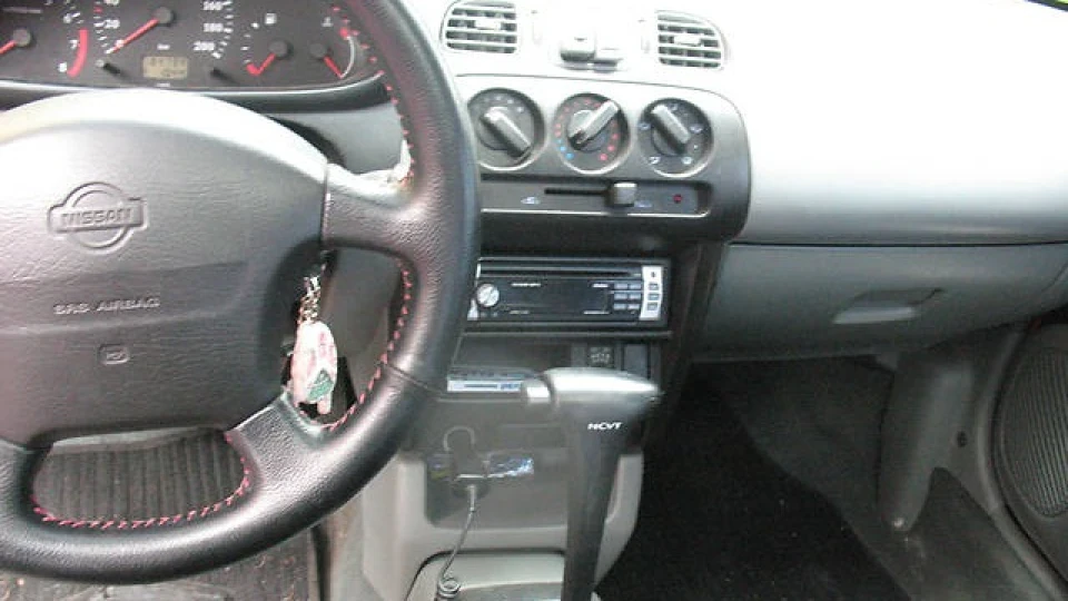 Nissan Micra 1,0 AT 2