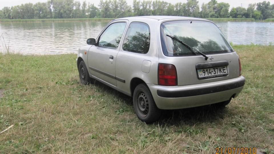 Nissan Micra 1.0 2