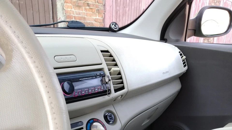 Nissan Micra 1.2MT 3