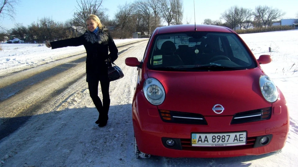 Nissan Micra 1.4 червоний лак)
