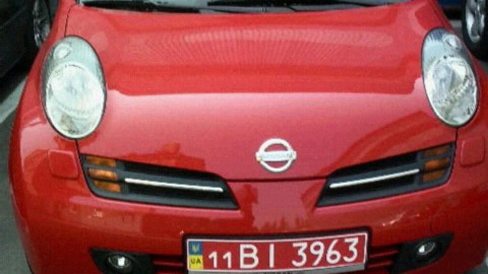 Nissan Micra 1.4 червоний лак) 2