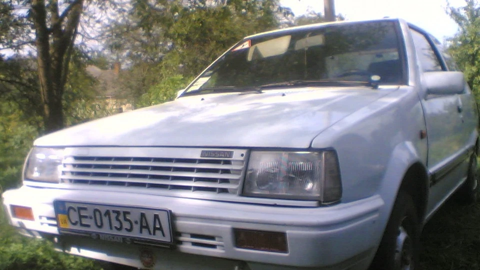 Nissan Micra біла 1.0 карб. 3