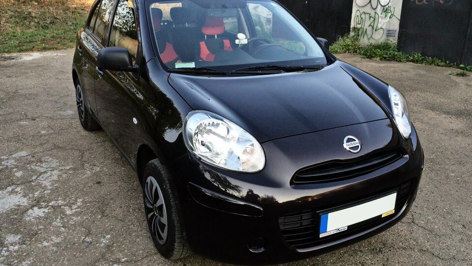 Nissan Micra Чорний Nissan баклажан