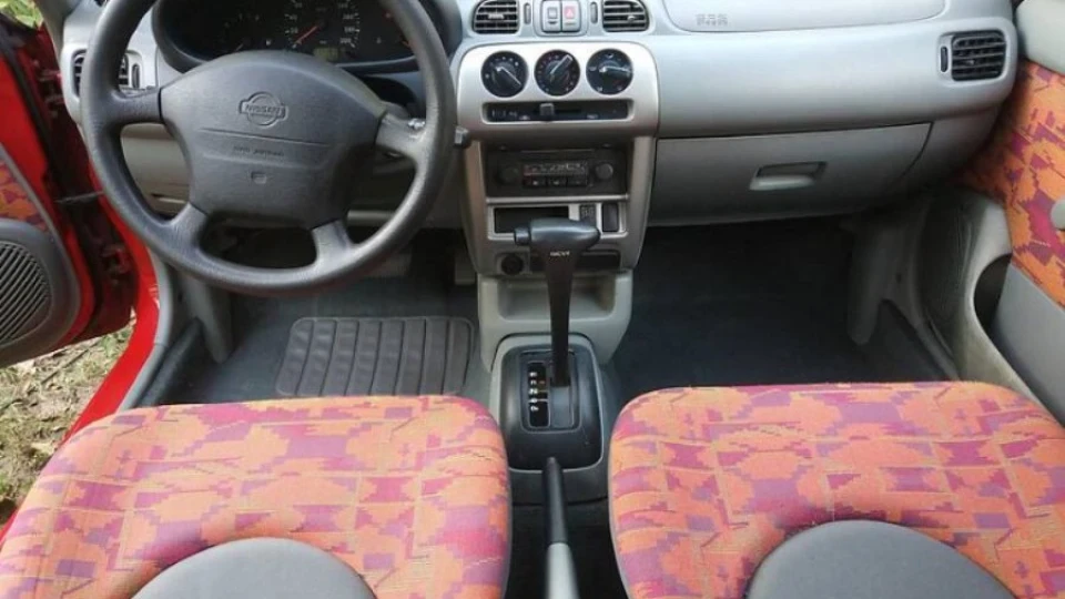 Nissan Micra K11 red hot chile!) 2