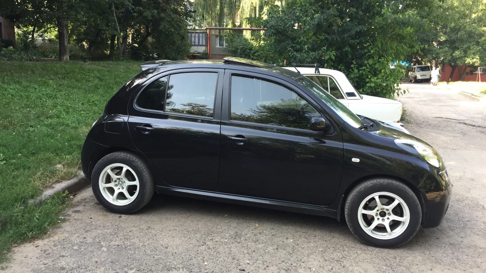 Nissan Micra Крихітка 3