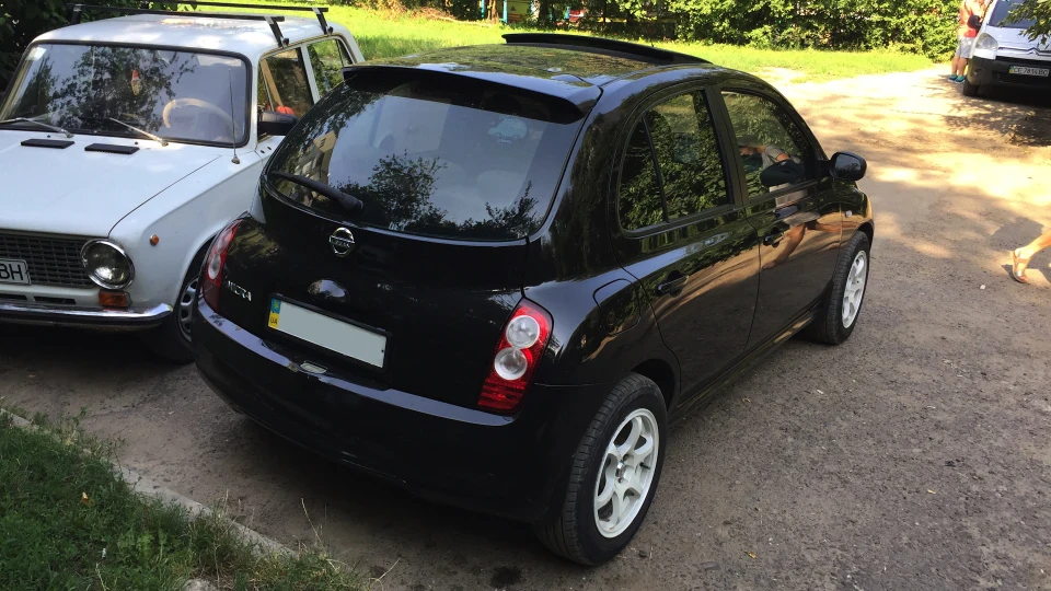 Nissan Micra Крихітка 4