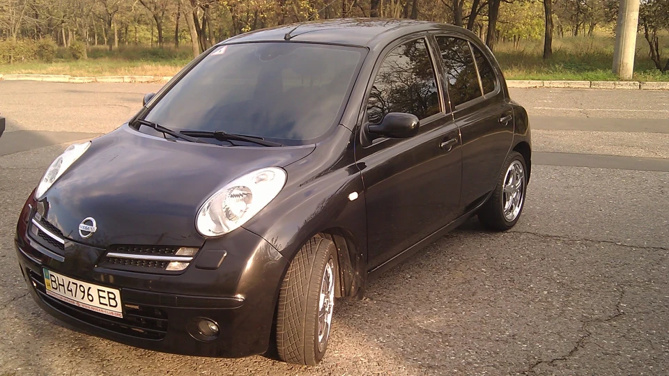 Nissan Micra Luxury 4