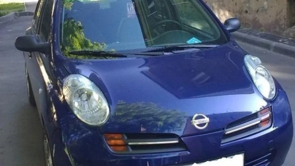 Nissan Micra Синій Жук 3