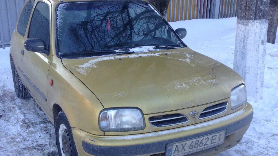 Nissan Micra Золотистий Мікроб 2