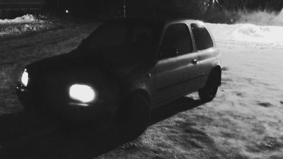 Nissan Micra Золотистий Мікроб 4