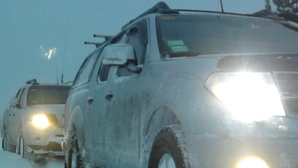 Nissan Navara Сріблястий металік 4
