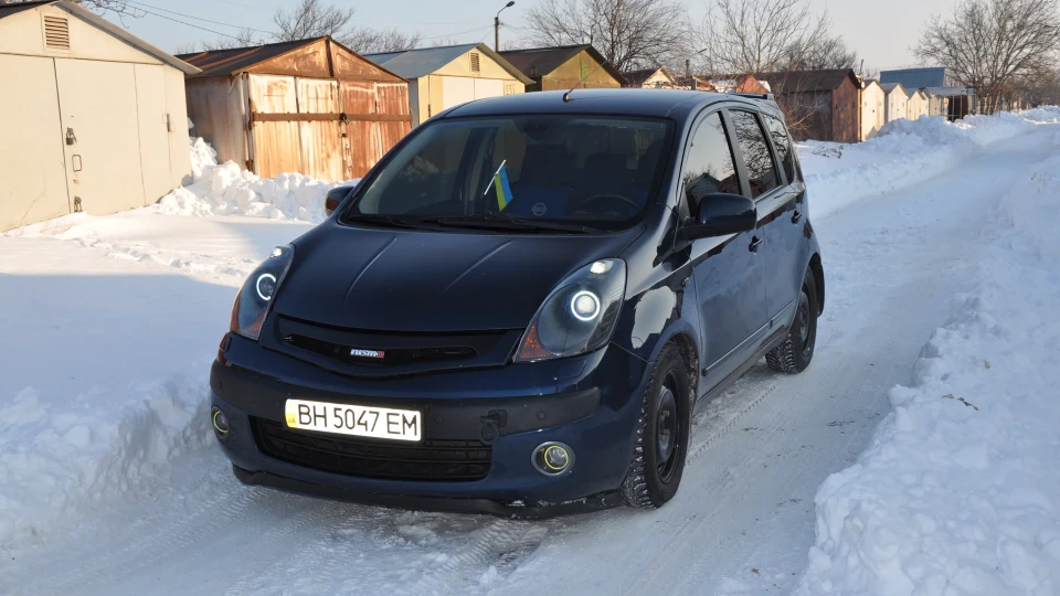 Nissan Note Blue Edition