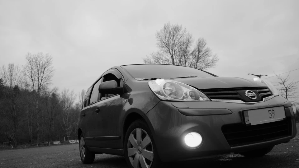 Nissan Note графітовий Єнот 2