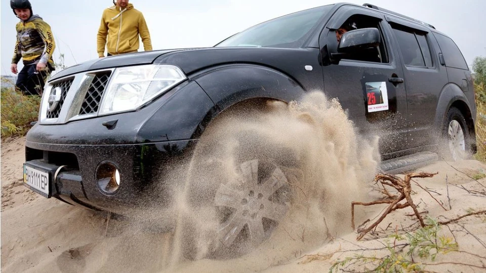 Nissan Pathfinder 2