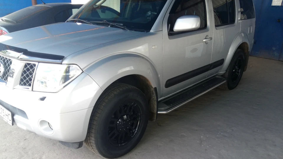Nissan Pathfinder 2