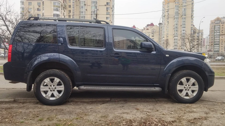 Nissan Pathfinder 2.5 2