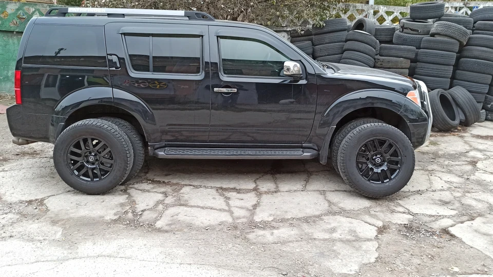 Nissan Pathfinder 4.0 3