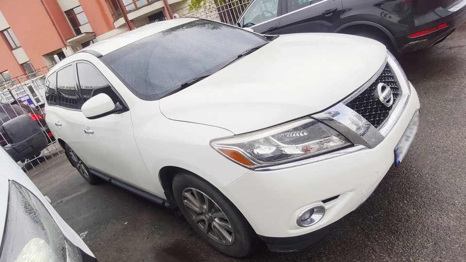 Nissan Pathfinder Американський японець 2