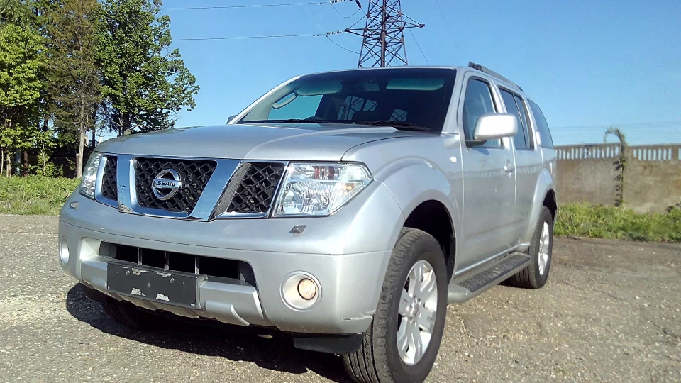 Nissan Pathfinder Aventura 2