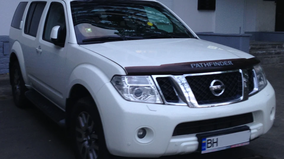 Nissan Pathfinder Білий Кабанчик 2