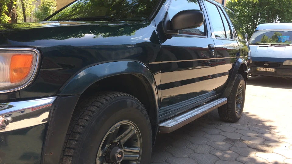 Nissan Pathfinder Бойовий 3