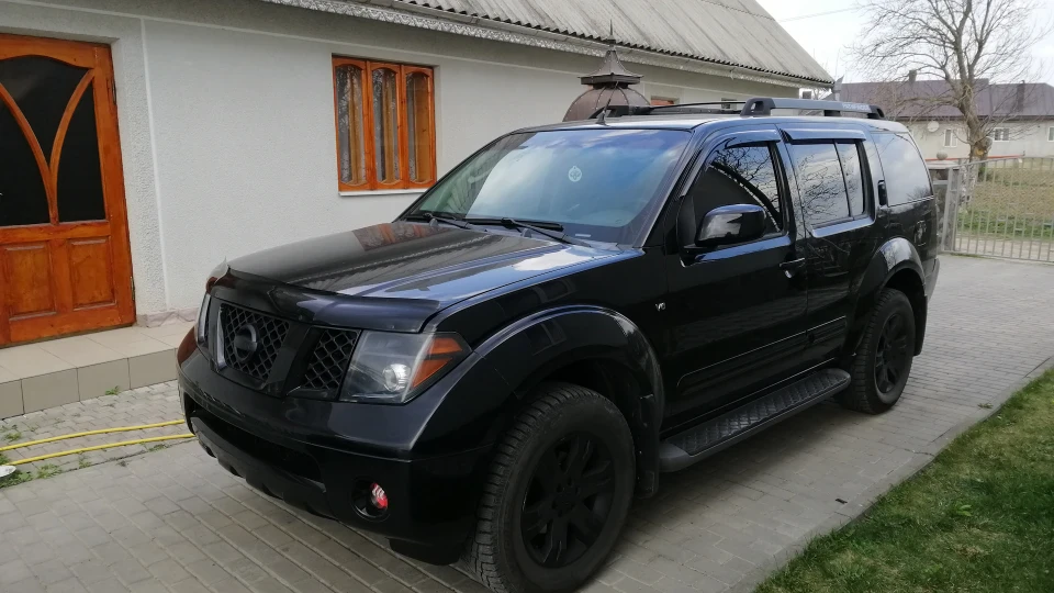 Nissan Pathfinder Брутал