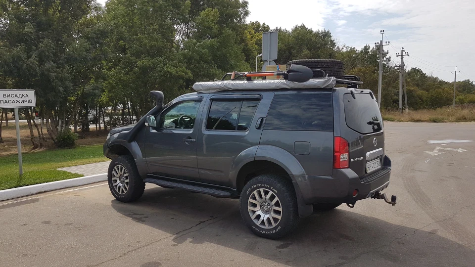 Nissan Pathfinder Traveller 2