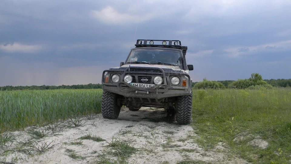 Nissan Patrol GR "TRAKTOR" 3