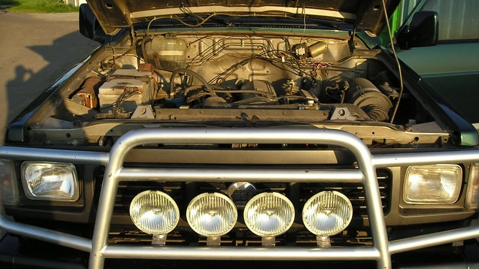 Nissan Patrol 4x4 lowrider 3