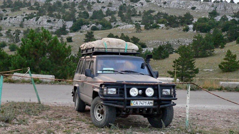 Nissan Patrol W260 чорний матовий 5