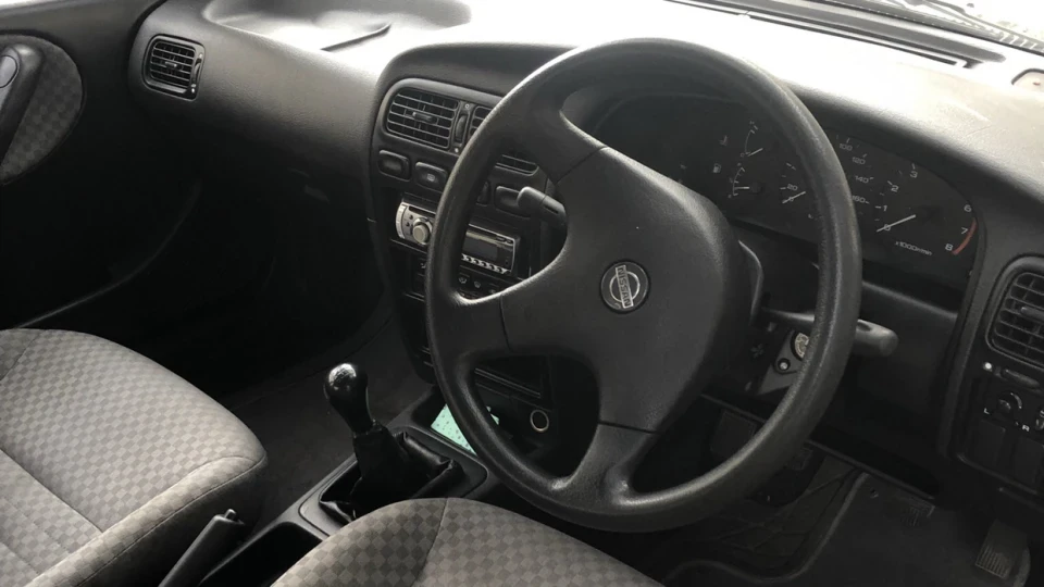 Nissan Primera 3