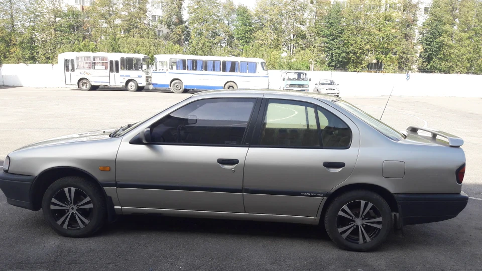 Nissan Primera 2